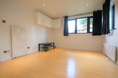 Beautiful one bed within walking distance of Canary Wharf, £315 pw